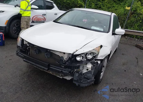 2010 Honda Accord 2.4 Lx из США, поврежденный, VIN 1HGCP2F37AA077256